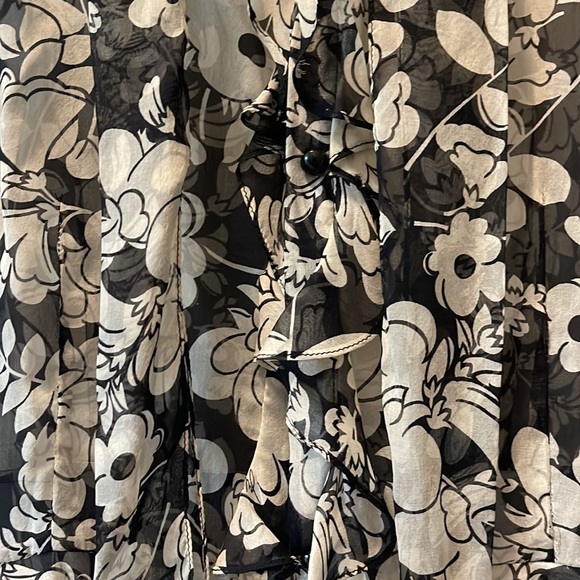 100% silk Milly top - Picture 2 of 4